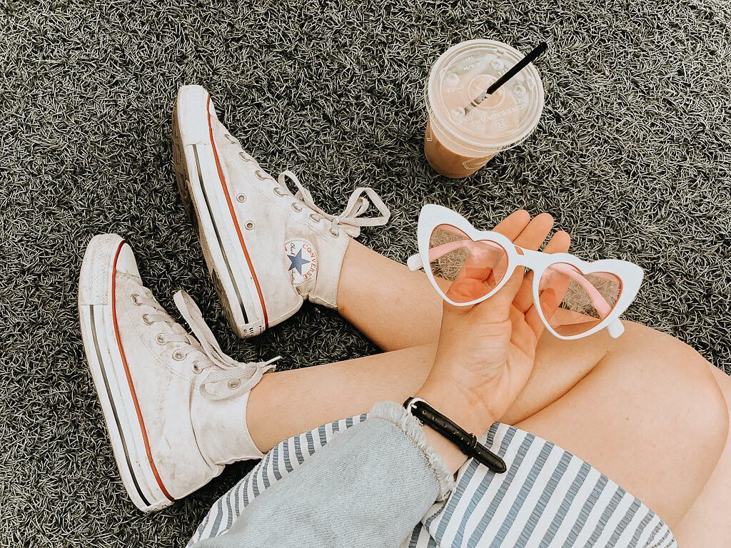 all white converse outfit