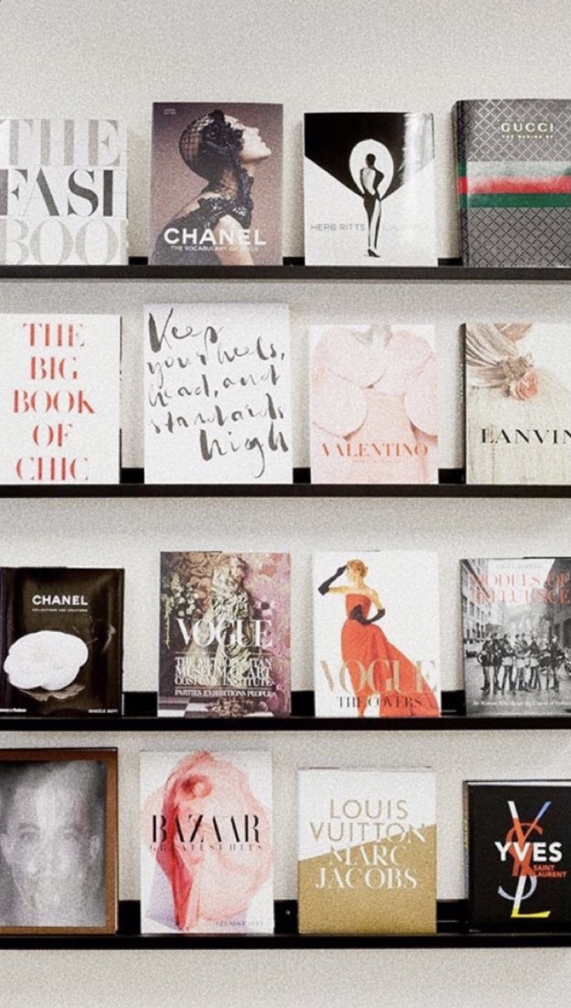 10 Must-Read Books for Every Fashion Student