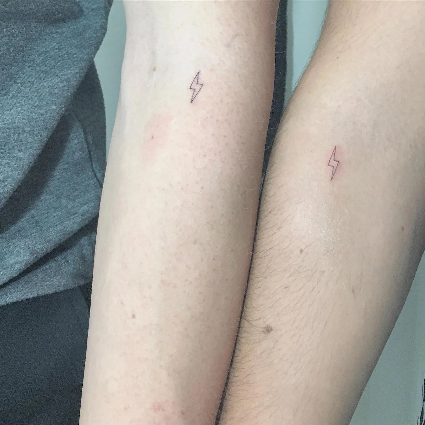 Jennifer Anistons 11 11 Wrist Tattoo Matches Her Best Friend Andrea  Bendewald